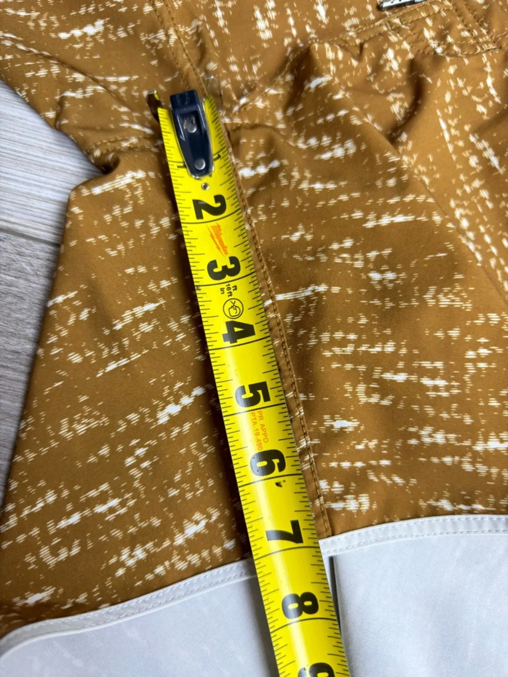 Vuori Board Shorts Size 36 V314